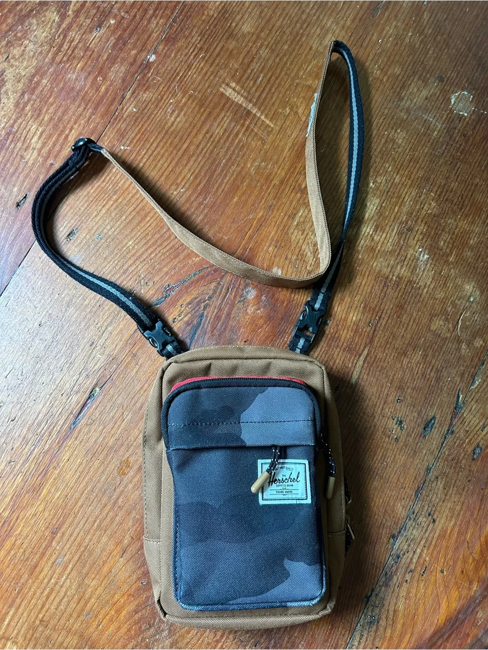 Herschel Supply Co. compact crossbody